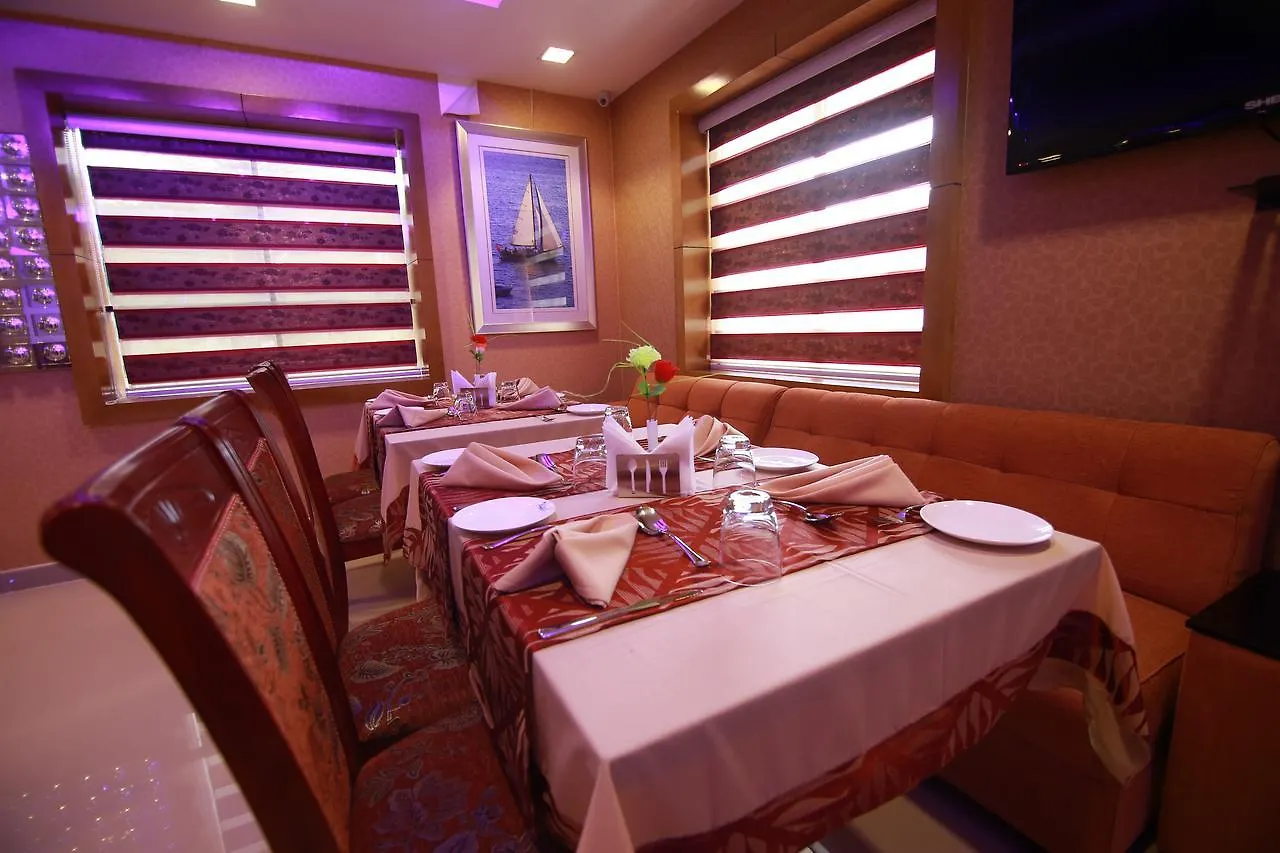 Rouba Residency Hotel Ponnāni