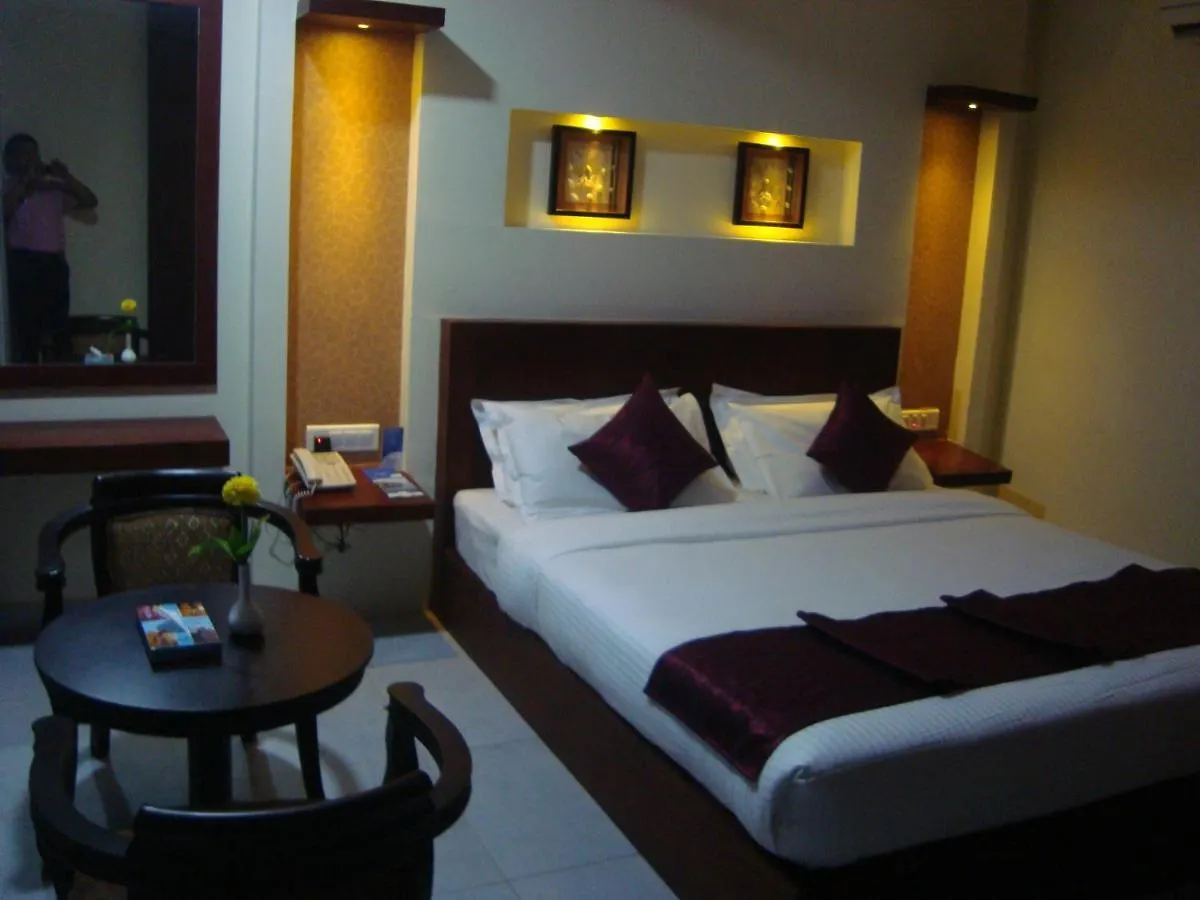 Rouba Residency Hotel Ponnāni