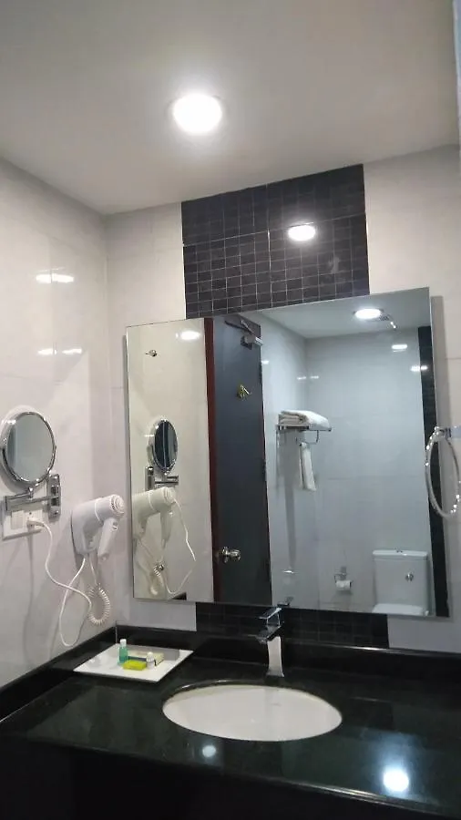 Rouba Residency Hotel Ponnāni